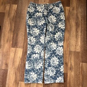 Vintage Newport News Jeanology Collection Floral Patterned Jeans.  Sz 16